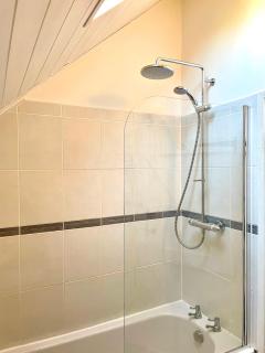 Medway Hot Tub Lodge - 8