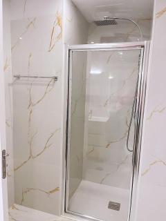 Downtown Studio 80 meters to metro and Free Parking - Oporto - 2
