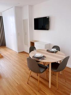 Downtown Studio 80 meters to metro and Free Parking - Oporto - 4