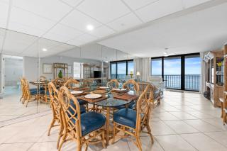 Edgewater Beach Resort #811 Tower 3 by Book That Condo - 4