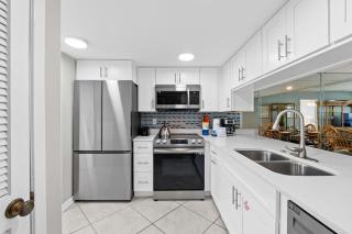 Edgewater Beach Resort #811 Tower 3 by Book That Condo - Panama City Beach - 1