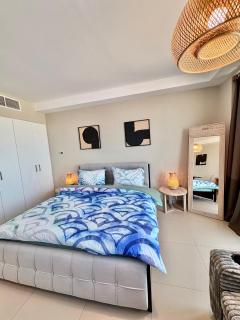 Elegant Studio Island View - Beachfront Property - Ras al Khaimah - 9