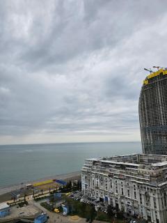 Sea and city view! One bedroom plus lounge apartment 1st line in 5 star hotel! 18th floor - Batumi - 1
