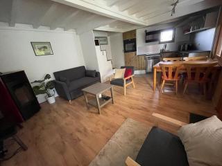 Chalet type pagotin rénové au coeur - Métabief - 2