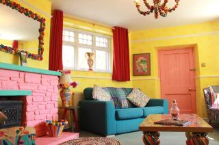 Historic Pike House with Beautiful Garden - 6