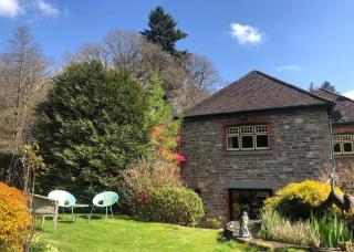 Historic Pike House with Beautiful Garden - 4