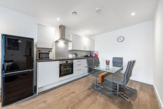 Free parking, centre of Edgware - Edgware - 5