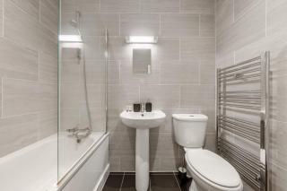 Free parking, centre of Edgware - Edgware - 4