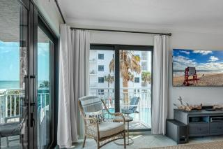 Take in the oceanfront corner views located on the no-drive beach! - New Smyrna Beach - 2