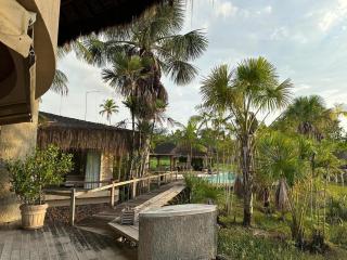 Luxury River House - 5