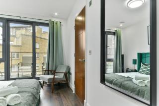 Large 2 Bed 2 Bath flat with Patio, Canary Wharf - London - 6