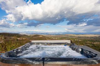 Colina by AvantStay Secluded Mountain Top Oasis w Pool Hot Tub Putting Green - - 6
