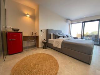 Room in Studio - Luxury Suite with a queens double bed stunning sea vews and private Jacuzzi - Megali Ammos - 8