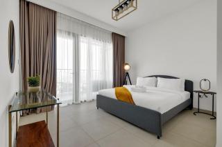 Elegant 2BR by Dubai Mall - 3