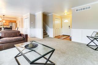 5 Mi to EMU Home with Seasonal Pool Access - - 6