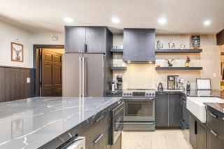 Sledding Thrills and Fireside Warmth Pinetop Home - 2