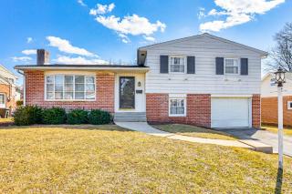 3 Mi to Berkshire Mall Suburban Stay with Yard! - Sinking Spring - 8