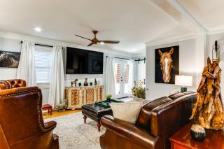 2 Mi to Historic Horse District Dog-Friendly Home - 0