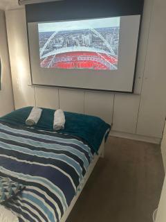 Private Cinema room minutes from Wembley stadium - Londres - 2