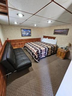 The Hulett Motel - - 4