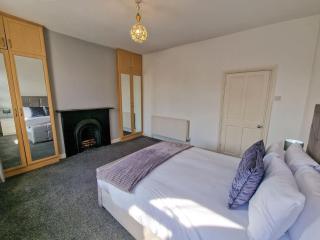 Salford Home Sleeps 10 By City SuperHost - Manchester - 4