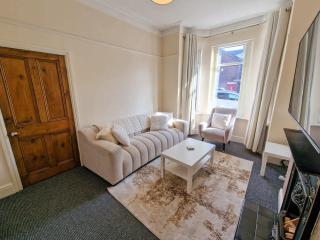 Salford Home Sleeps 10 By City SuperHost - Manchester - 6