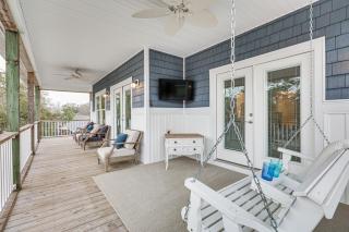 2 Mi to Long Beach Home with Patio and Putting Green! - Oak Island - 9
