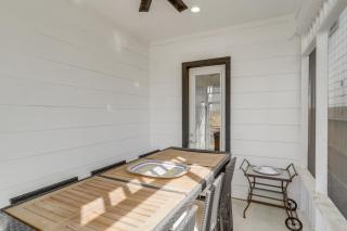 Sleek Home w/ Screened Patio & Yard in Houston! - 9