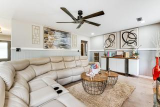 4 Mi to Airport Atlanta Home with Deck and Hot Tub - 7