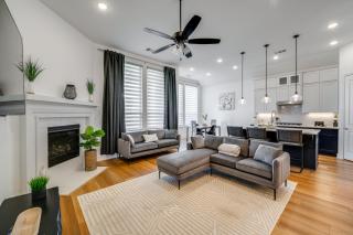 Patio and Yard Beautiful Family Home in Mansfield! - Mansfield - 6