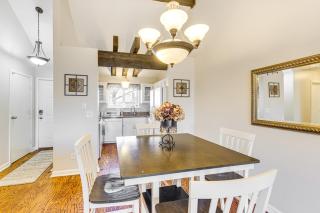 Pool Access and Private Fire Pit Kansas City Gem! - Kansas City - 5