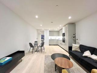 Modern two bed room flat at Elephant Castle - 0