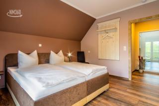 Suite HEIMDALL mit Balkon - Odins Blick Wohnung 7 - Erholung pur am Privatstrand - Lobbe - 3