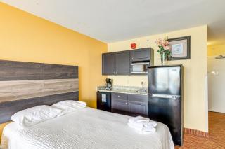 Pools and Spas Beachfront Studio at Landmark Resort - Myrtle Beach - 4