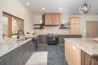 Hot Tub and Games and Upscale Perks Beech Mtn Home - 2