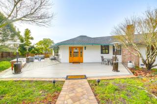 2 Mi to Ocean Pet-Friendly Abode in Aptos! - Aptos - 0