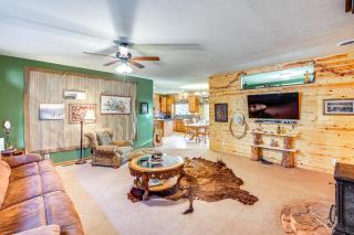 5 Mi to Town Mtn-View Gem with Deck in Hot Springs - 5