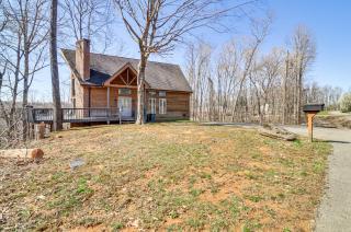 Walk to Dale Hollow Lake Updated Cottage with Deck! - Albany - 9