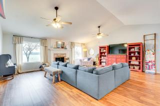 Lakefront Home with Private Dock in Grove - Grove - 7