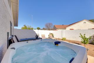 4 Mi to Superstition Springs Haven with Hot Tub! - Mesa - 9