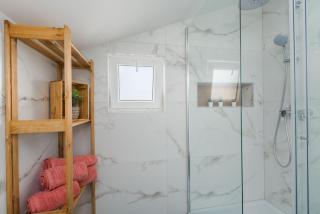 Moderne und neue Ferienwohnung mit Meerblick und nur 250m vom Strand - Poreč - 4