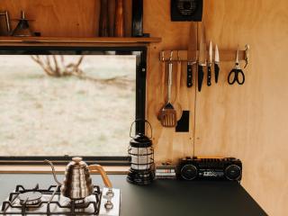 Lakeside Off-Grid Cabin - Pet Friendly - Freja - 4