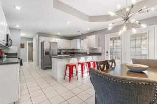 Coler House Cyclist Retreat with Hot Tub - Bentonville - 3