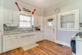 10 Mi to Caddo Lake Charming Cottage in Vivian! - Vivian - 4