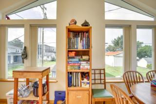 1 Block to Twin Rocks Beach Pet-Friendly Cottage - 2