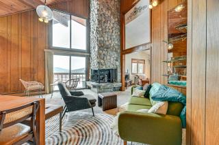 Near Canandaigua Lake Retro Cabin with Deck and Views - Naples - 9