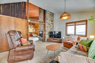 Near Canandaigua Lake Retro Cabin with Deck and Views - Naples - 4
