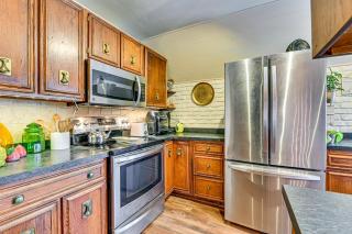 Near Canandaigua Lake Retro Cabin with Deck and Views - Naples - 2