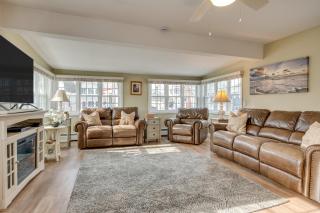 Near Beaches and Waterfront Dining Home in Hampton! - Hampton - 7
