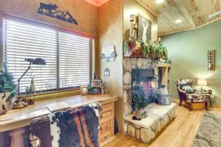 Outdoor Oasis Family-Friendly Cabin in Show Low! - 5